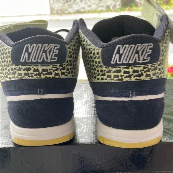 Nike Air Mogan Mid Premium Sneakers Retro High-Top Design - Picture 3 of 4